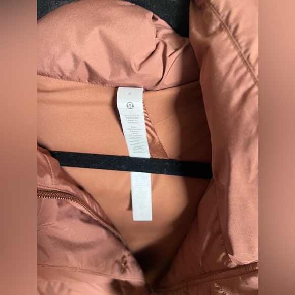 NWT Lululemon Roasted Brown Wunder Puff Cropped Vest, size 6 | NWT - Picture 3 of 5